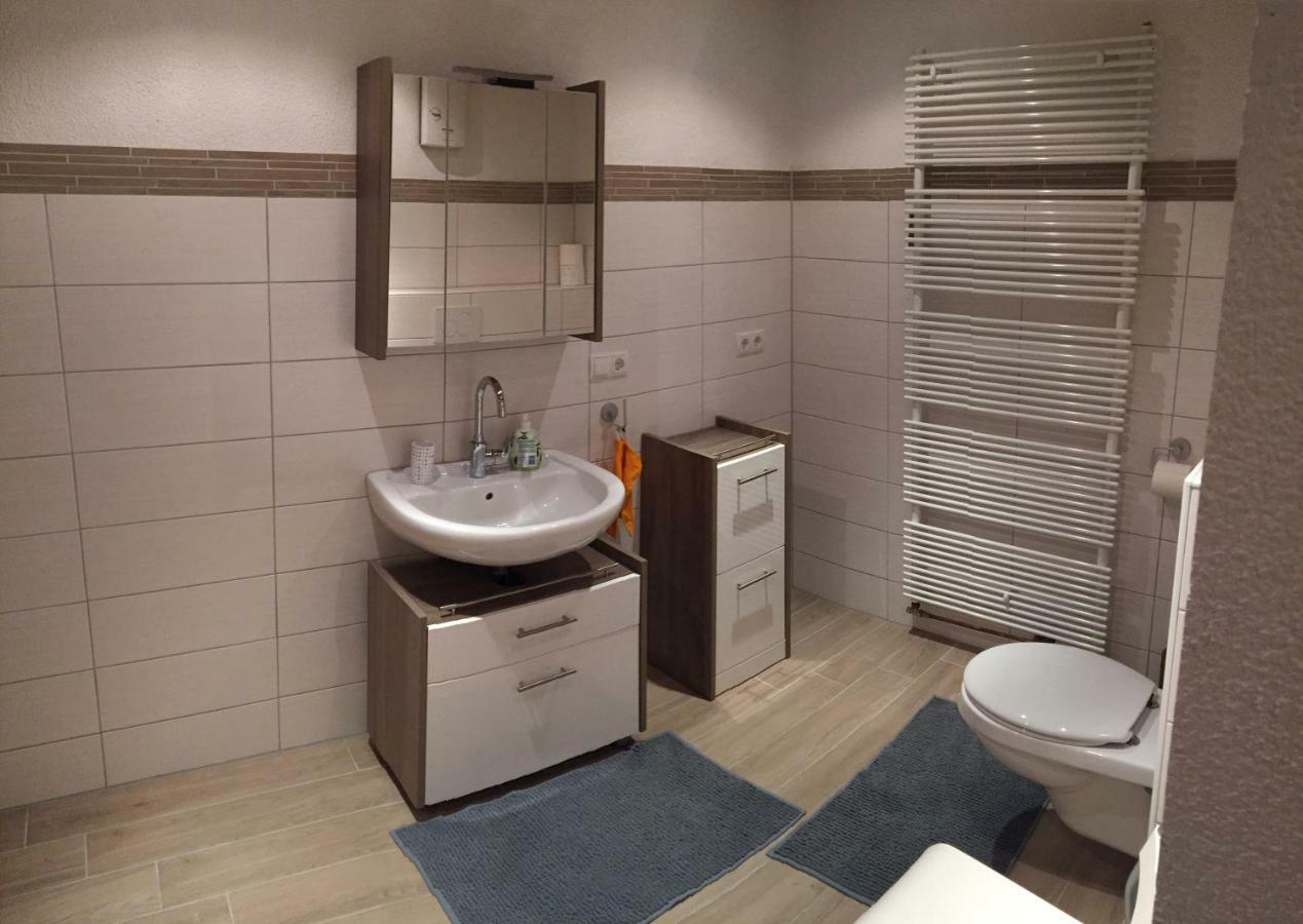 Ferienwohnung Alte Tankstelle Strassenhaus Exterior foto